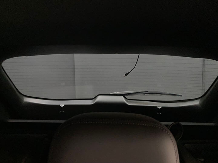 令和6年CX-5のカーフィルム施工後内側のリアガラス
